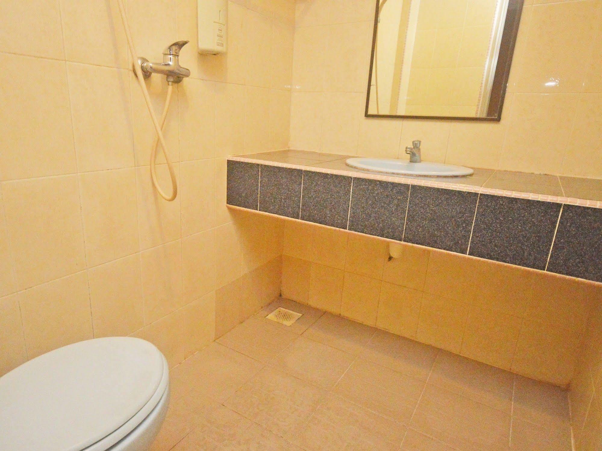 Nida Rooms Nagoya Business Center Batam Extérieur photo